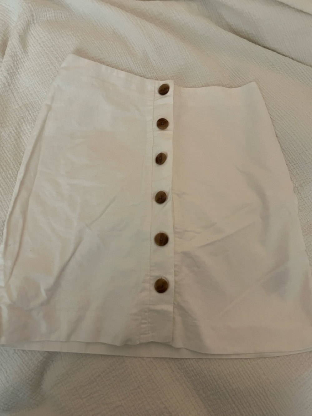 GAP White Button-Front Mini Skirt with Wood-Tone Buttons